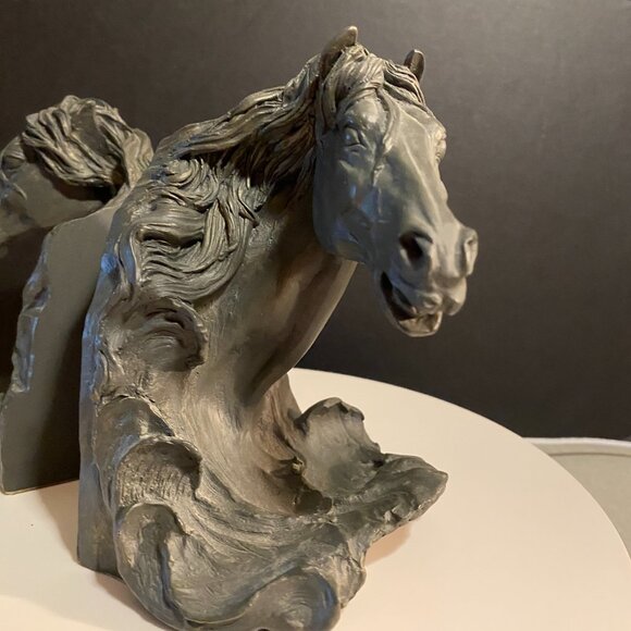 Vintage Horse Head Bookends – Resin Sculpted Pair, Equestrian Decor - Picture 6 of 13